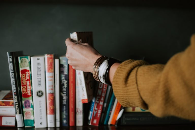 Understanding the Middle Letter Pattern in Five-Letter Words